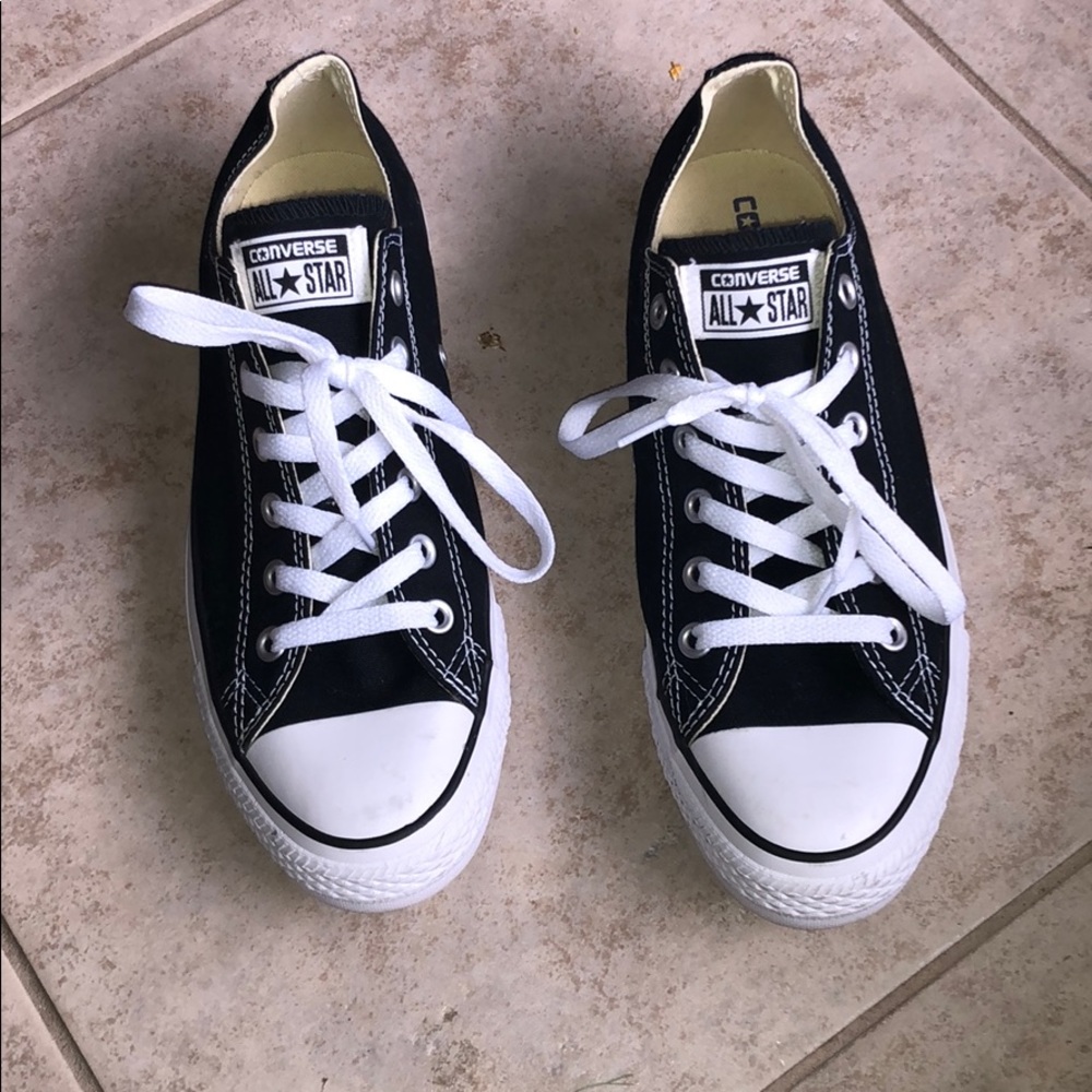 Women’s black converse